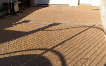 Béton désactivé, allée de garage